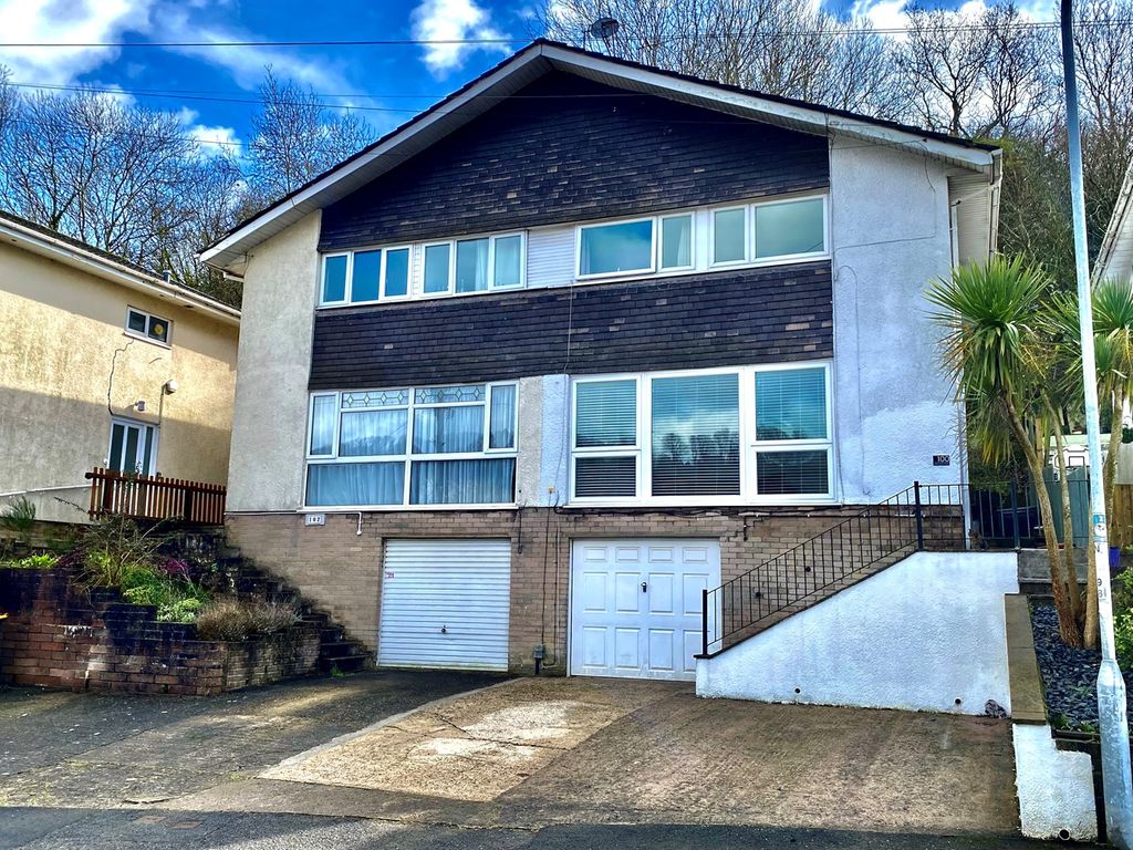 4 bed semidetached house for sale in East Grove Road, Newport NP19, £