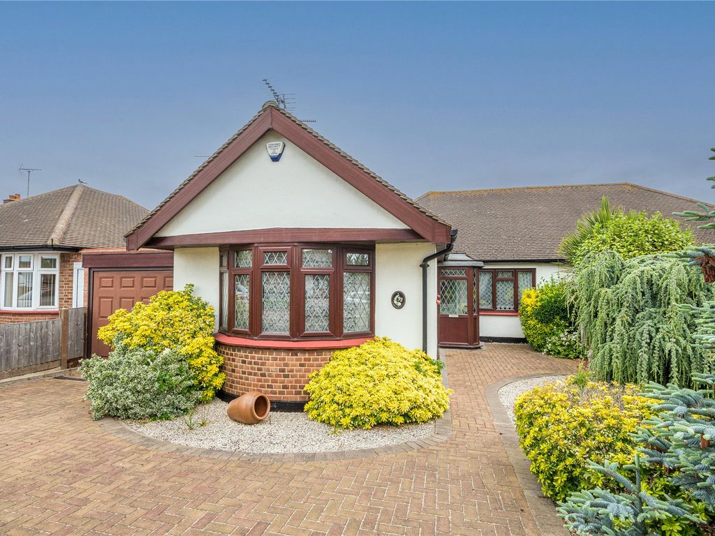 2 bed bungalow for sale in Wick Chase, Popular Wick Estate, Essex SS2