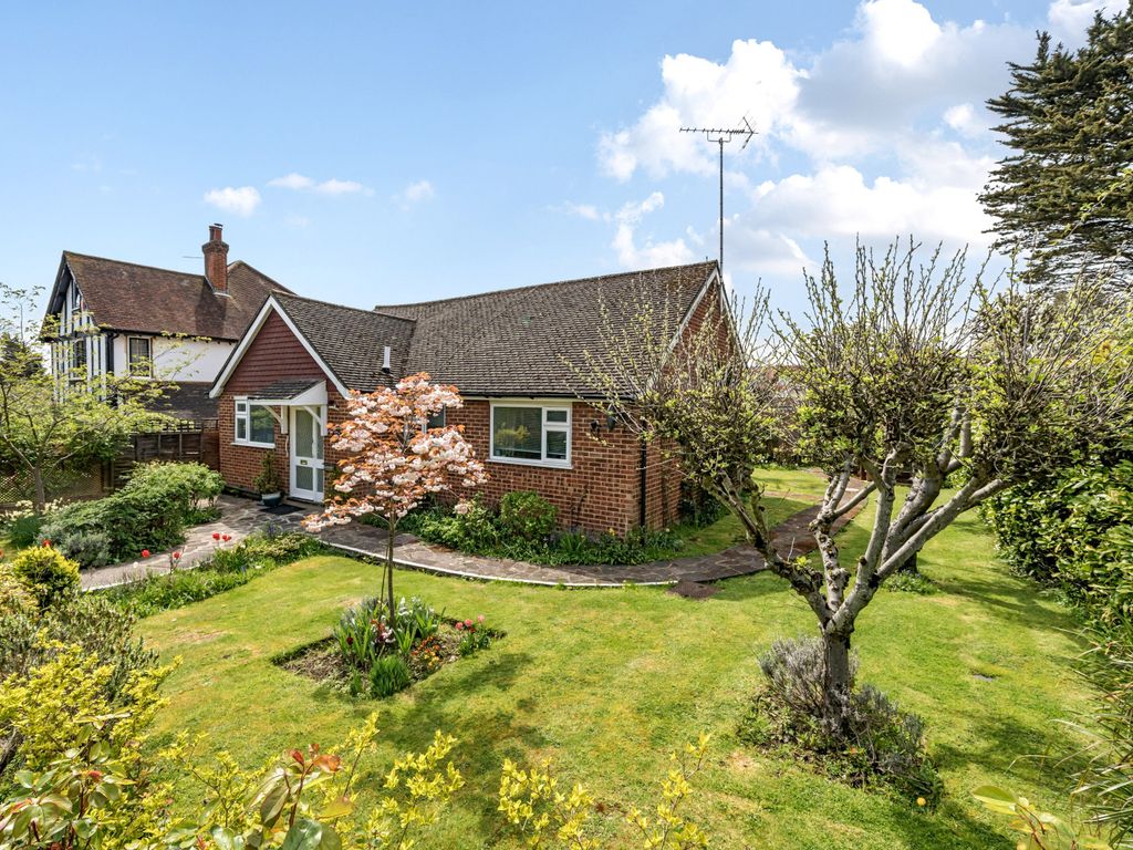 3 bed bungalow for sale in Mayfield Drive, Pinner HA5, £850,000 Zoopla