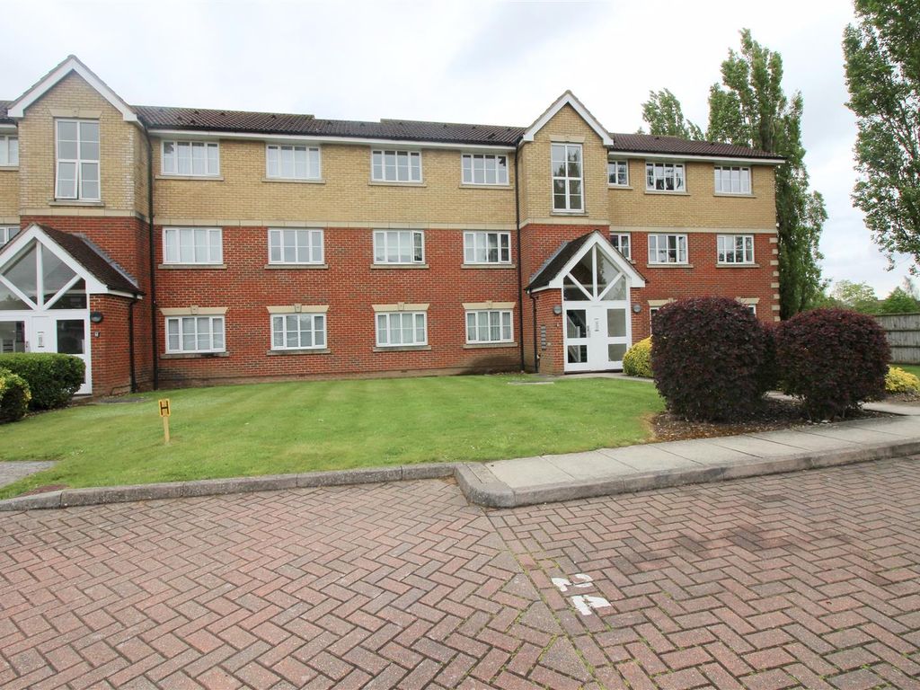1 bed flat to rent in Armstrong Close, Borehamwood WD6 Zoopla