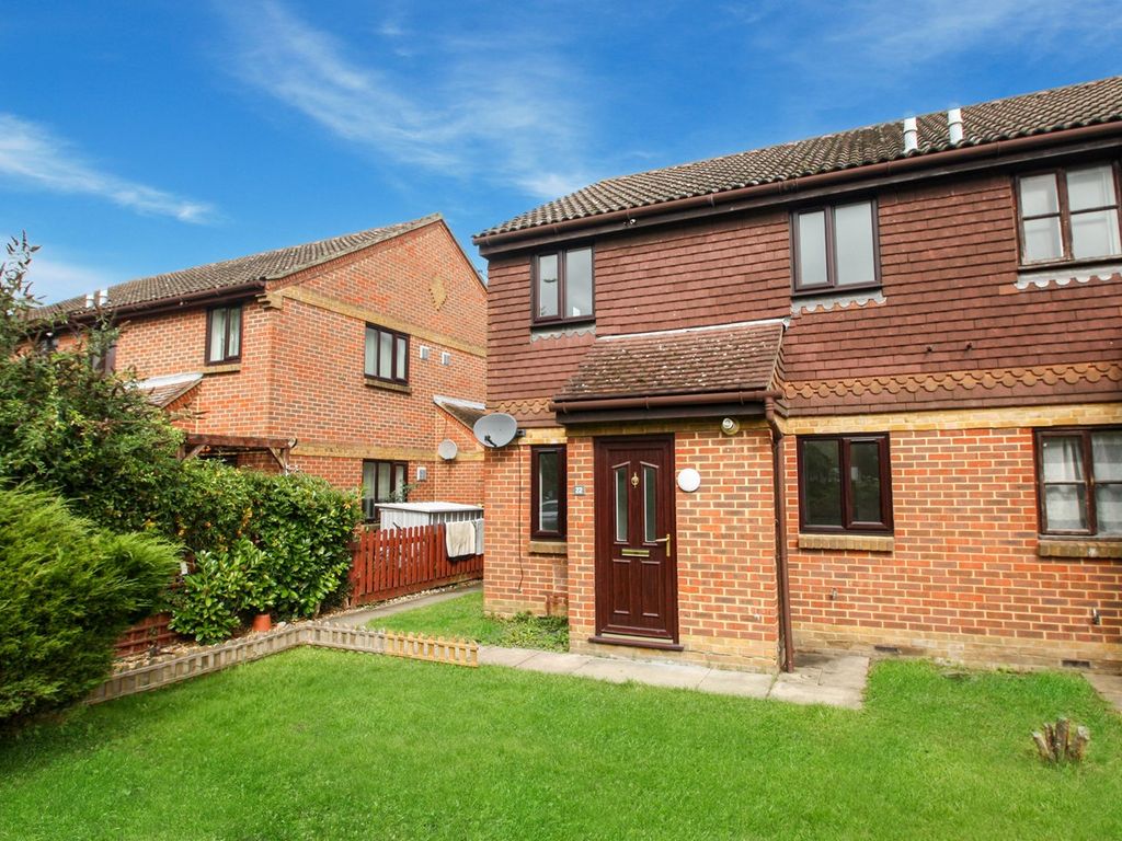 1 bed end terrace house for sale in Dutch Barn Close, Stanwell, Staines