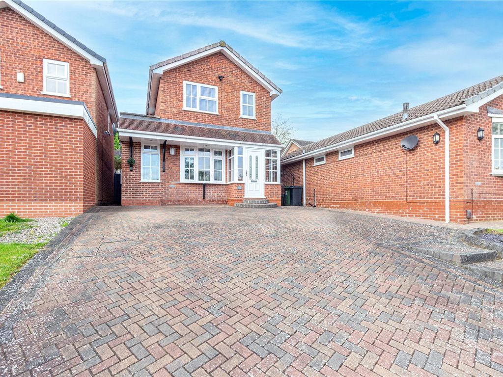 3 bed detached house for sale in Painswick Close, Oakenshaw, Redditch