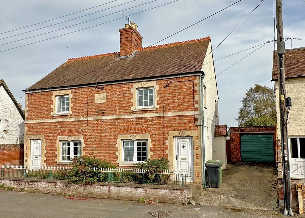 2 bed semidetached house for sale in Queen Street, DorchesterOn