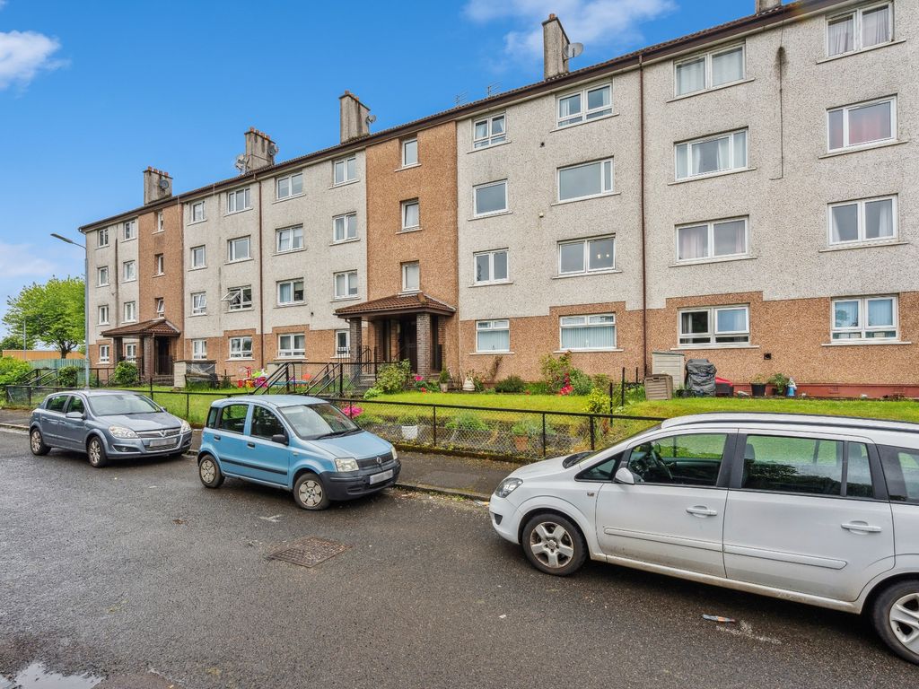 3 bed flat to rent in Langside Street, Clydebank, Glasgow G81, £650 pcm