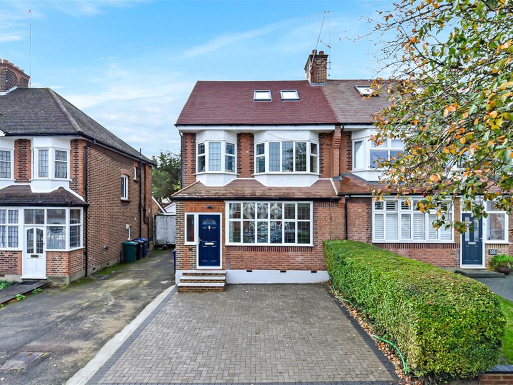 4 bed semidetached house for sale in Chanctonbury Way, London N12, £