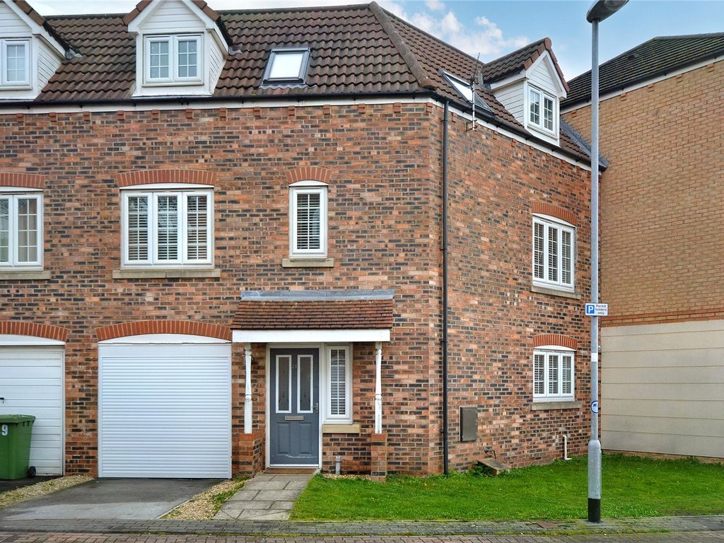 3 bed town house for sale in Scholars Gate, Garforth, Leeds LS25 Zoopla