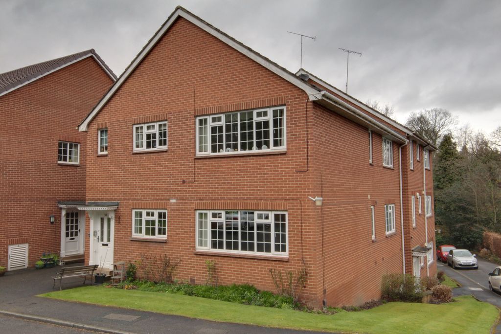 2 bed flat to rent in Hollin Lane, Headingley, Leeds LS16 Zoopla