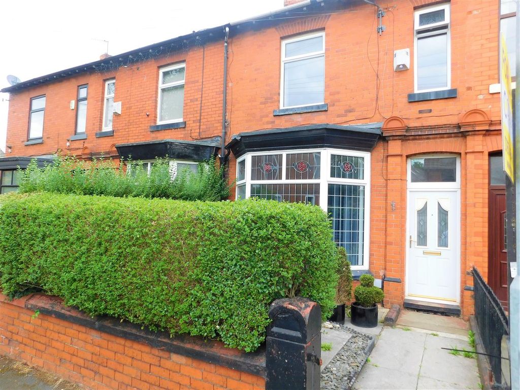 3 bed terraced house for sale in Parkfield Road North, Manchester M40