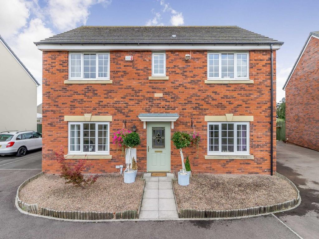 3 bed detached house for sale in Catherine Close, Monmouth