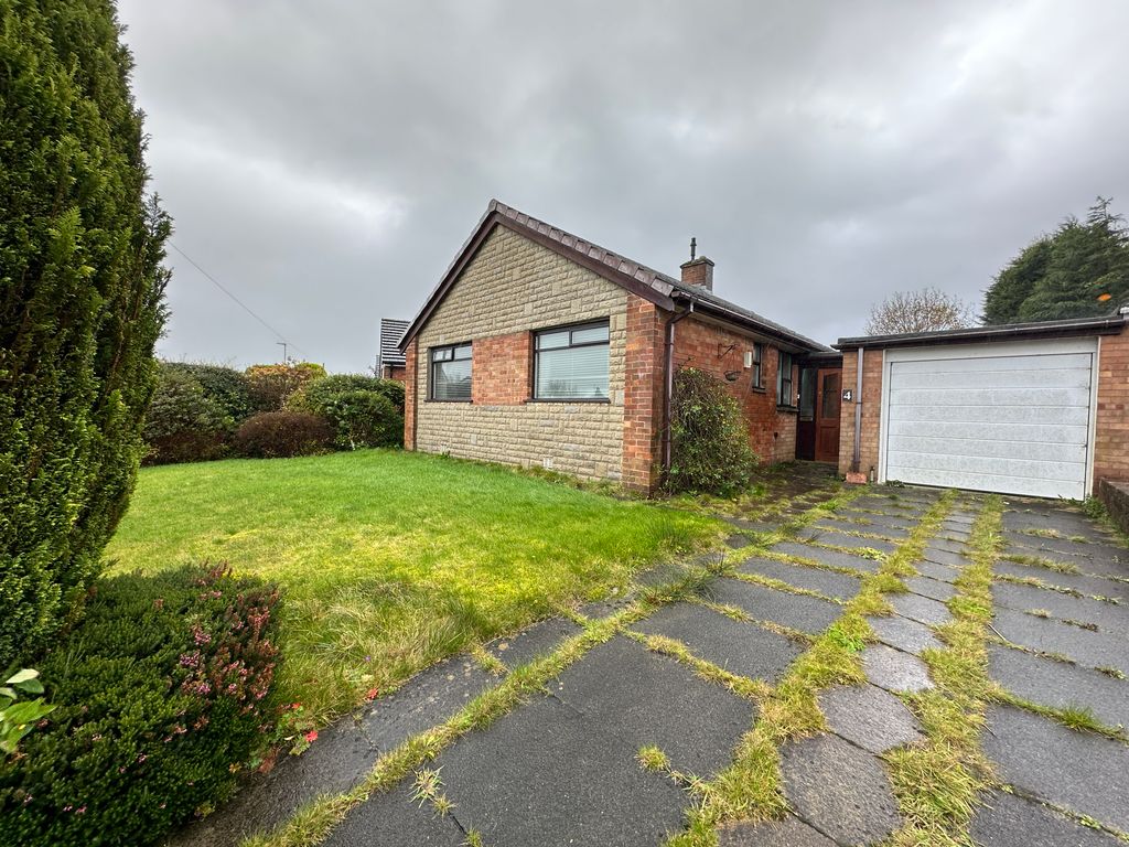 2 bed detached bungalow for sale in Hudson Close, Blackburn BB2, £
