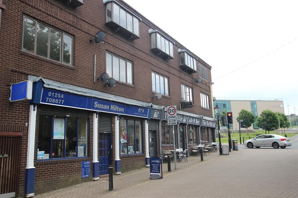 Studio to rent in Bridge Street, Darwen BB3, £375 pcm Zoopla