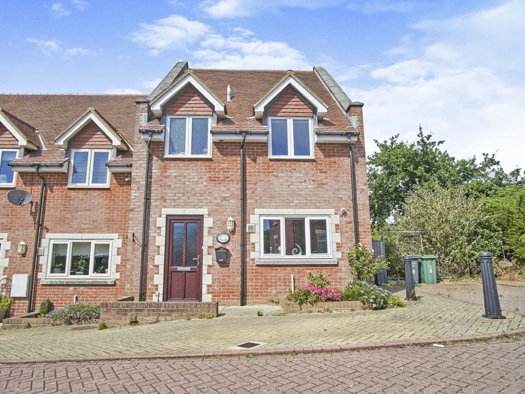3 bed end terrace house for sale in Hospital Road, East Cowes PO32 Zoopla