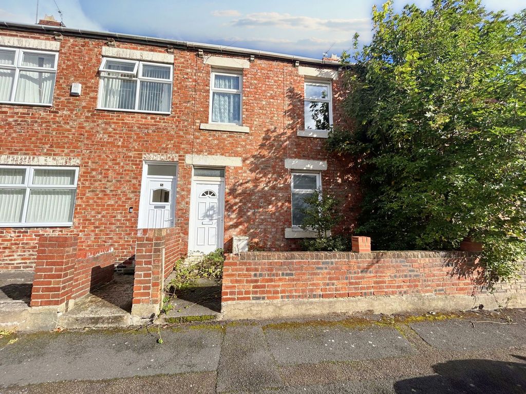 3 bed terraced house for sale in Gladstone Street, Lemington, Newcastle