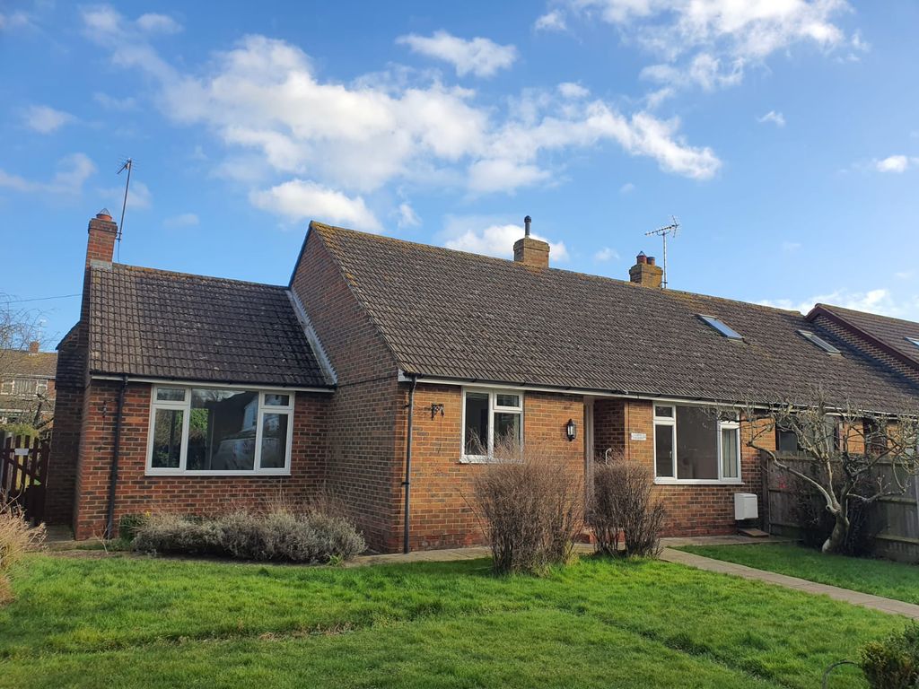 3 bed terraced bungalow to rent in Dawks Meadow, Headcorn, Ashford TN27