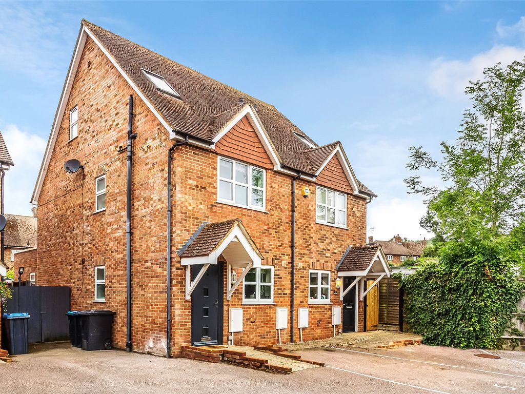 3 bed detached house for sale in Orchard Lane, Godstone, Surrey RH9, £