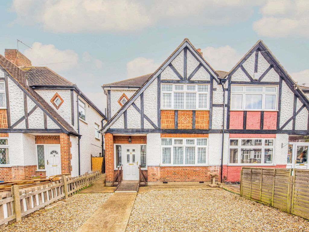 3 bed property for sale in Evelyn Close, Whitton, Twickenham TW2 Zoopla