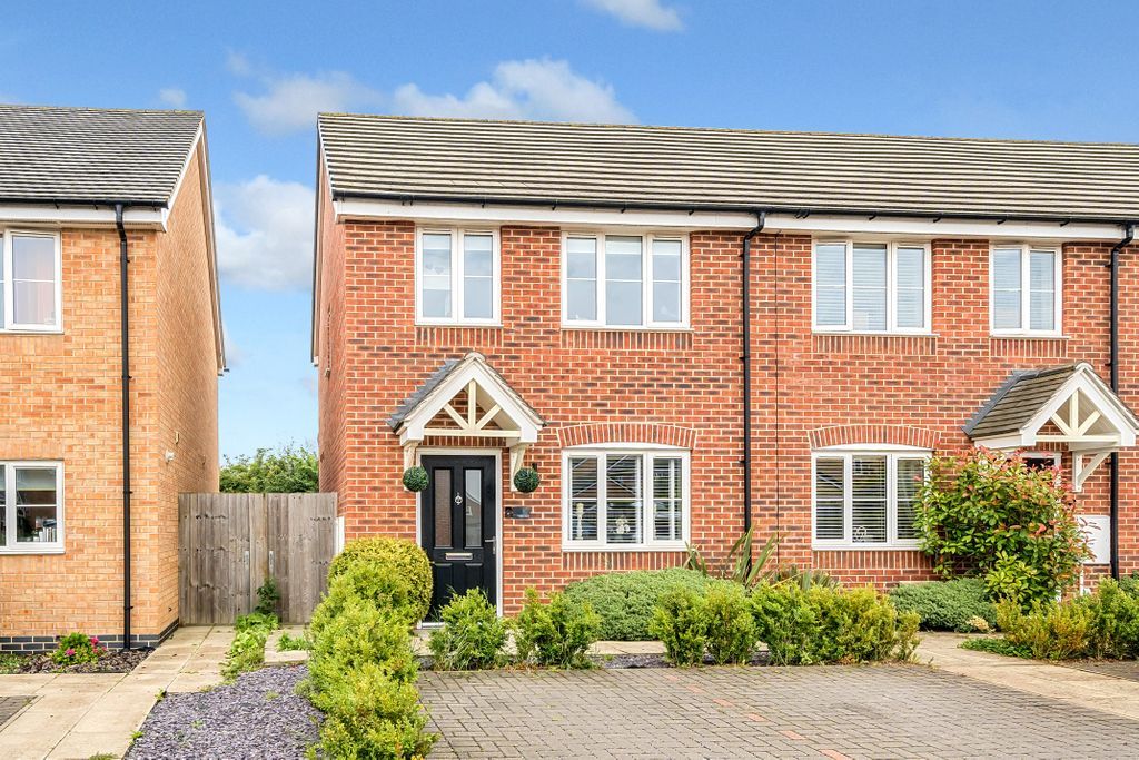 2 bed end terrace house for sale in Poppy Close, Countesthorpe