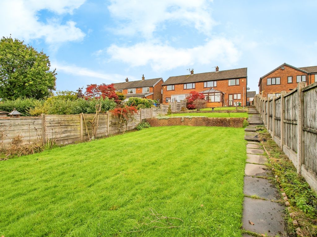 4 bed semidetached house for sale in Trawden Drive, Walmersley, Bury, Greater Manchester BL9, £