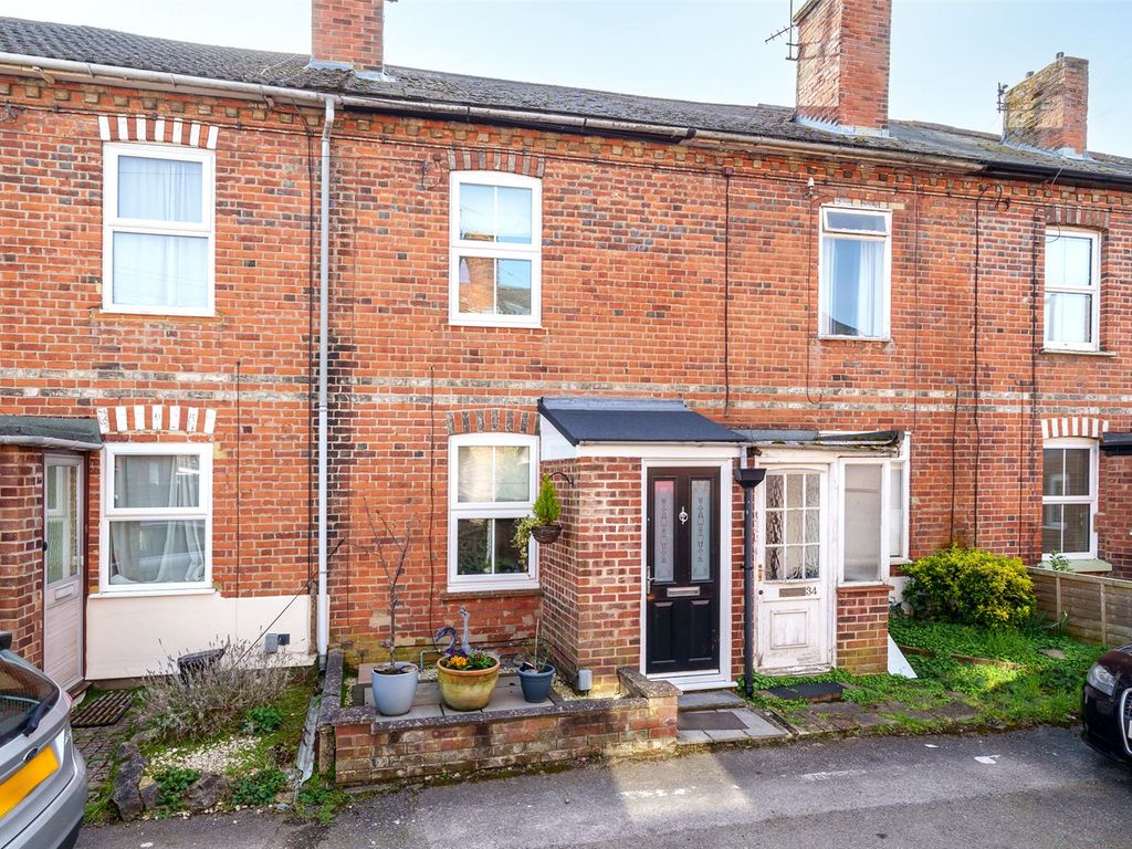 2 Bed Terraced House For Sale In Havelock Road Wokingham Berkshire