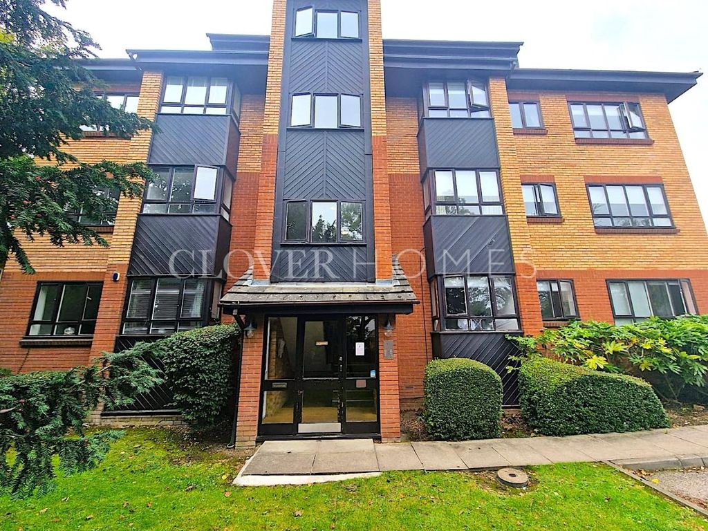 2 bed property for sale in Bycullah Road, Enfield EN2, £365,000 Zoopla