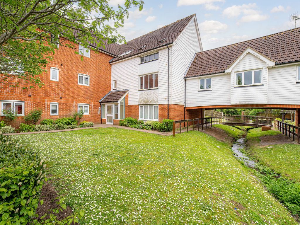 2 bed flat for sale in Galloway Drive, Kennington TN25, £190,000 Zoopla