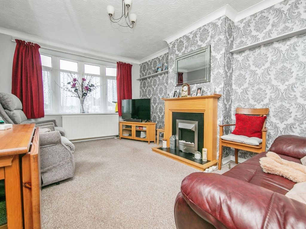 2 bed semidetached bungalow for sale in Arnold Road, ClactonOnSea CO15, £220,000 Zoopla