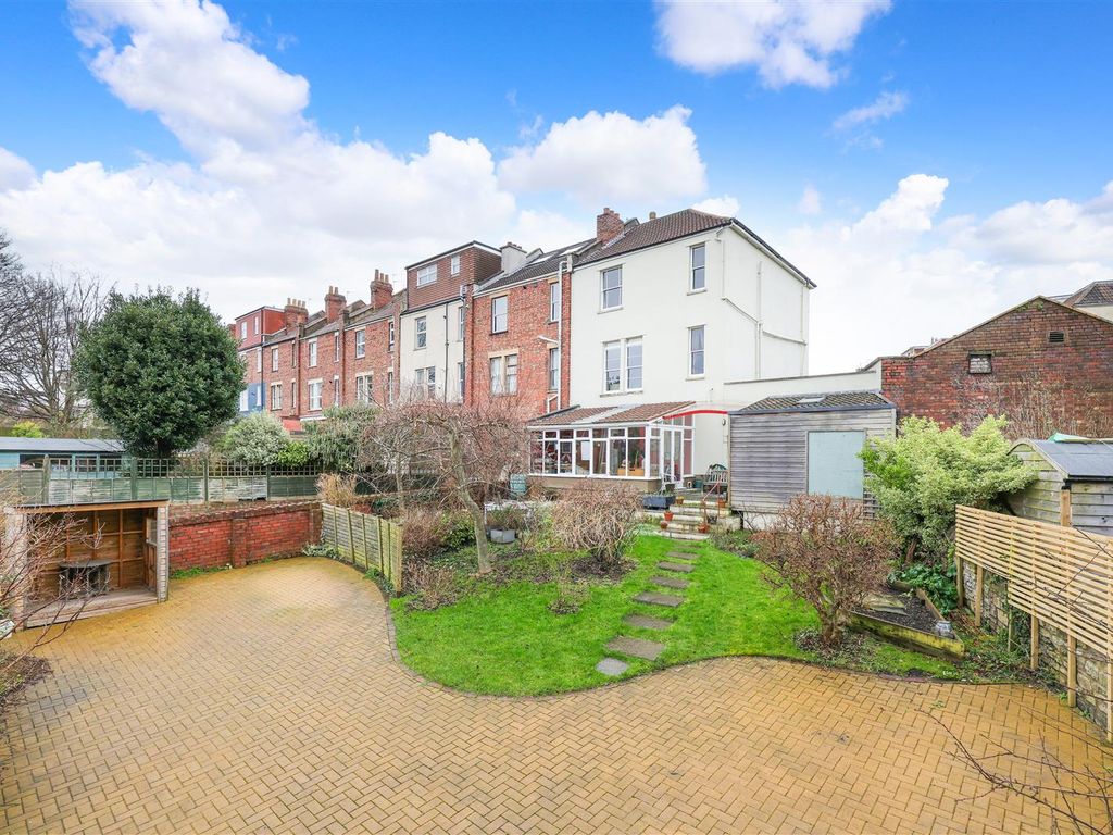 5 bed end terrace house for sale in Upper Belmont Road,