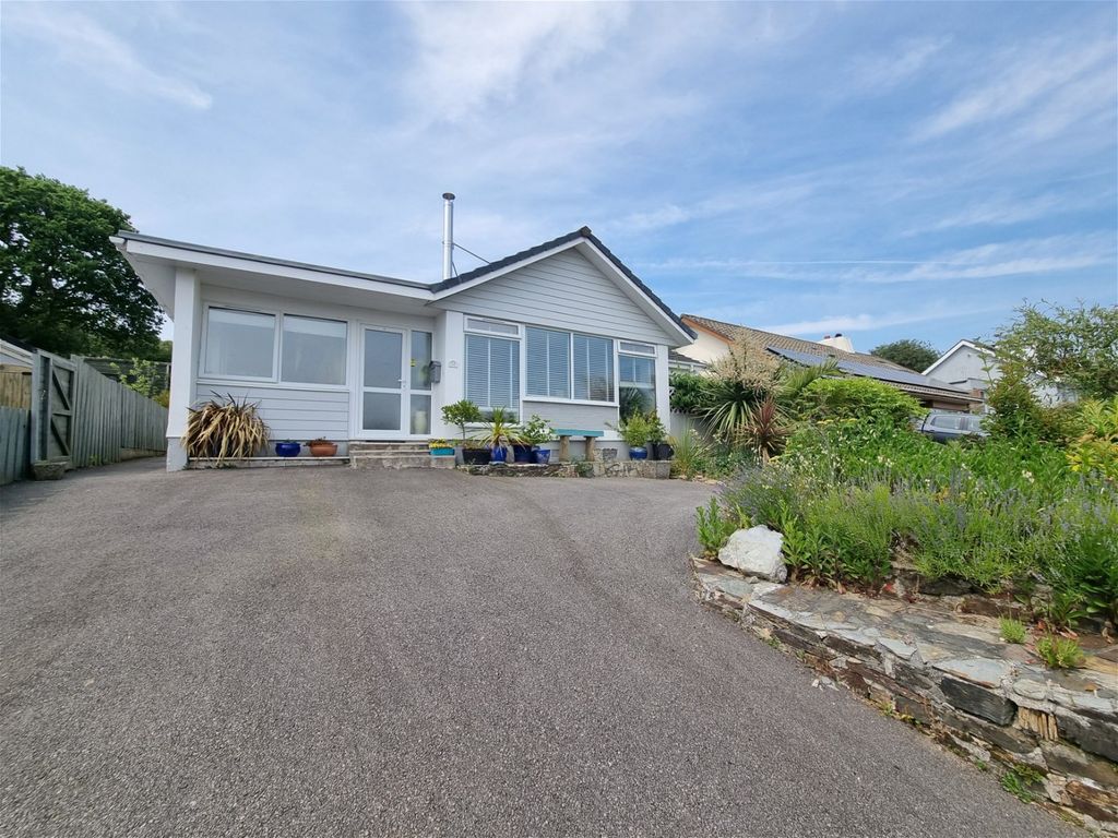 4 bed bungalow for sale in Valley View, Bodmin PL31 Zoopla