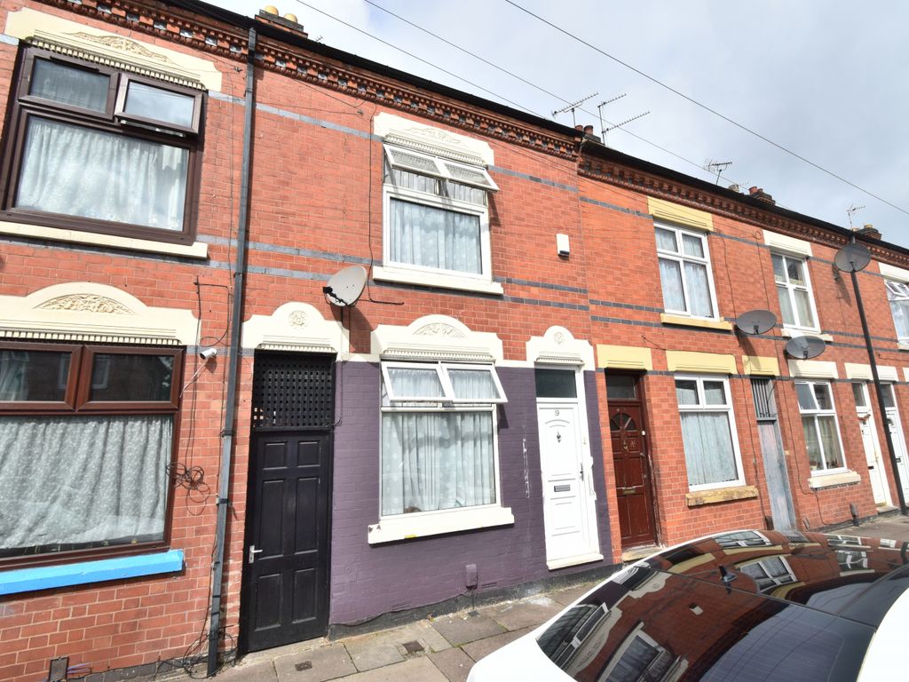 3 bed terraced house for sale in Harewood Street, Leicester LE5, £