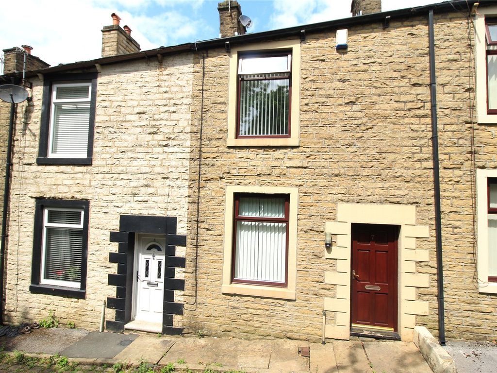 2 bed terraced house to rent in Alexandra Terrace, Oldham, Greater