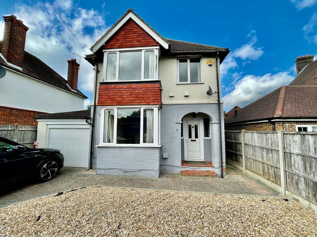 3 bed detached house to rent in The Crescent, Aldershot Road, Guildford