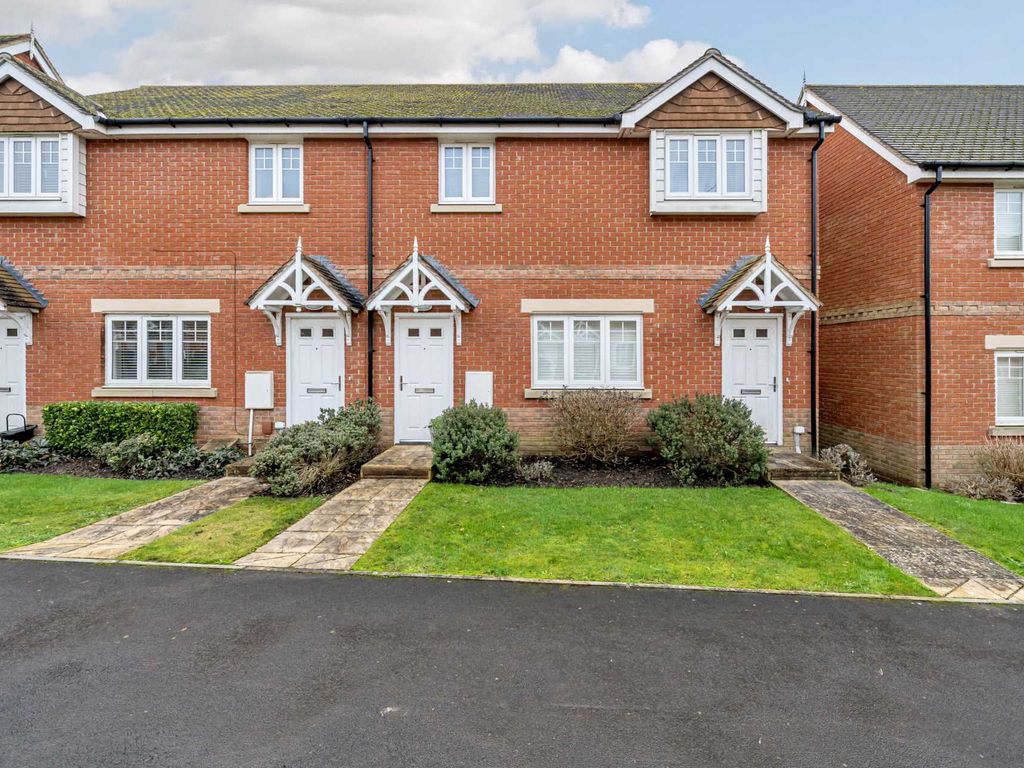 1 bed for sale in Carina Drive, Wokingham RG40, £280,000