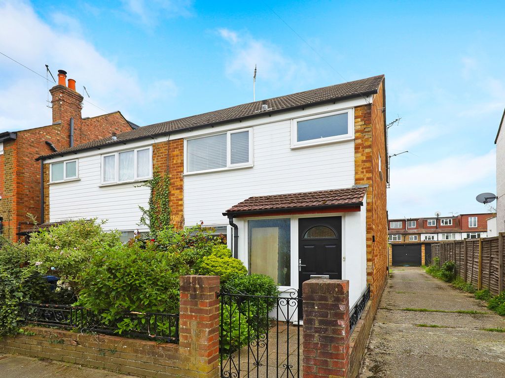 2 bed semidetached house for sale in Carlyle Road, Ealing W5 Zoopla