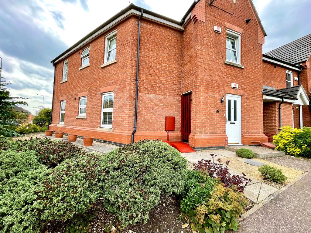 2 bed property to rent in Brigadier Close, Wootton, Northampton NN4, £