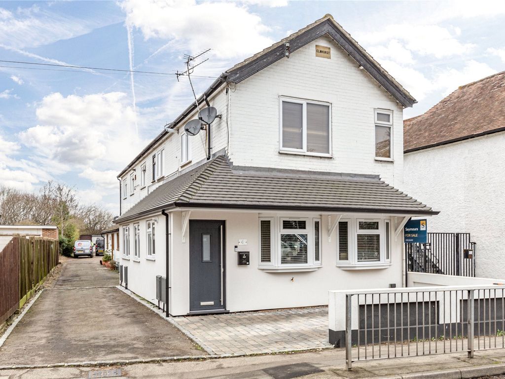 2 bed for sale in New Haw, Surrey KT15, £275,000 Zoopla