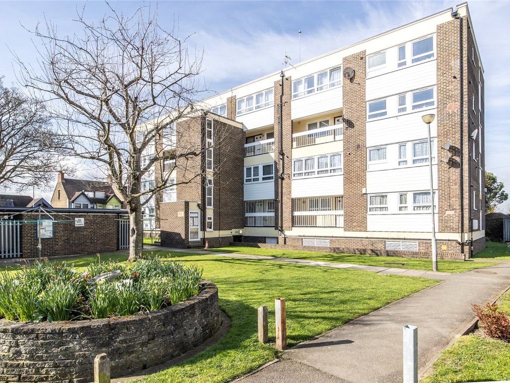 3 bed for sale in Fountain Walk, Northfleet, Gravesend, Kent