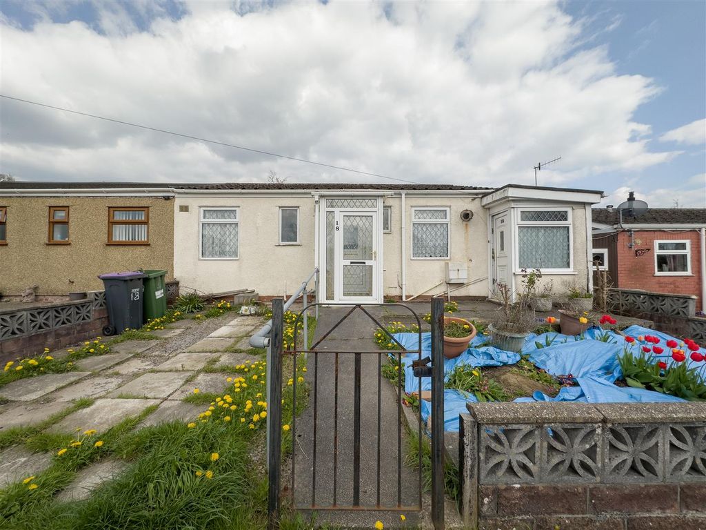 2 bed semidetached bungalow for sale in The Walk, New Inn, Pontypool