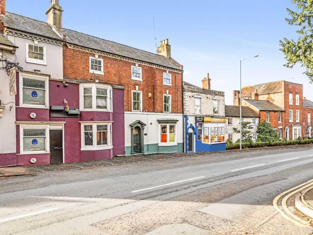 5 bed terraced house for sale in London Road, Worcester WR5, £350,000