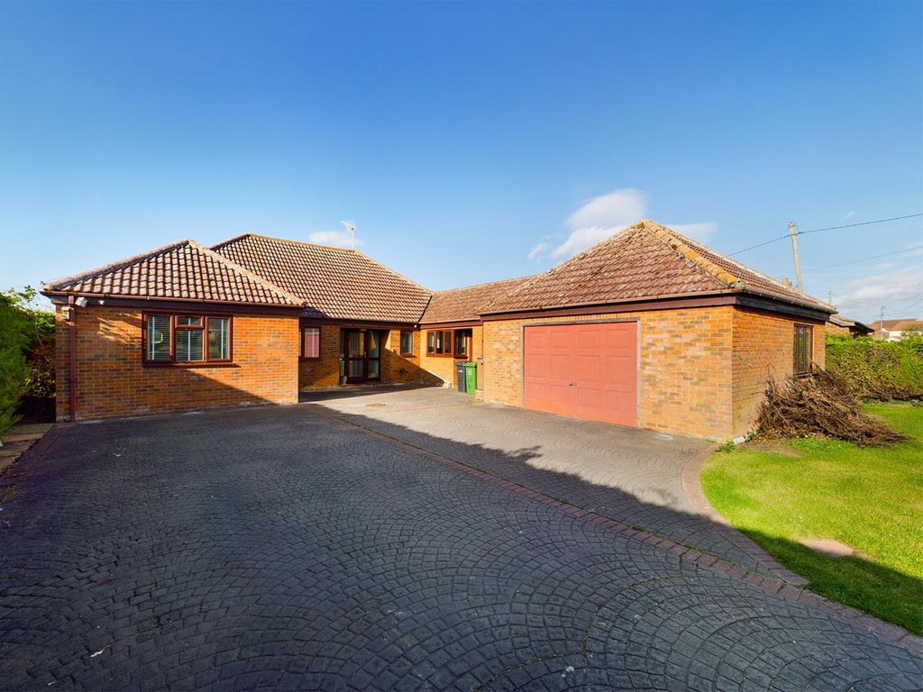 4 bed bungalow for sale in Low Road, Stow Bridge PE34 Zoopla