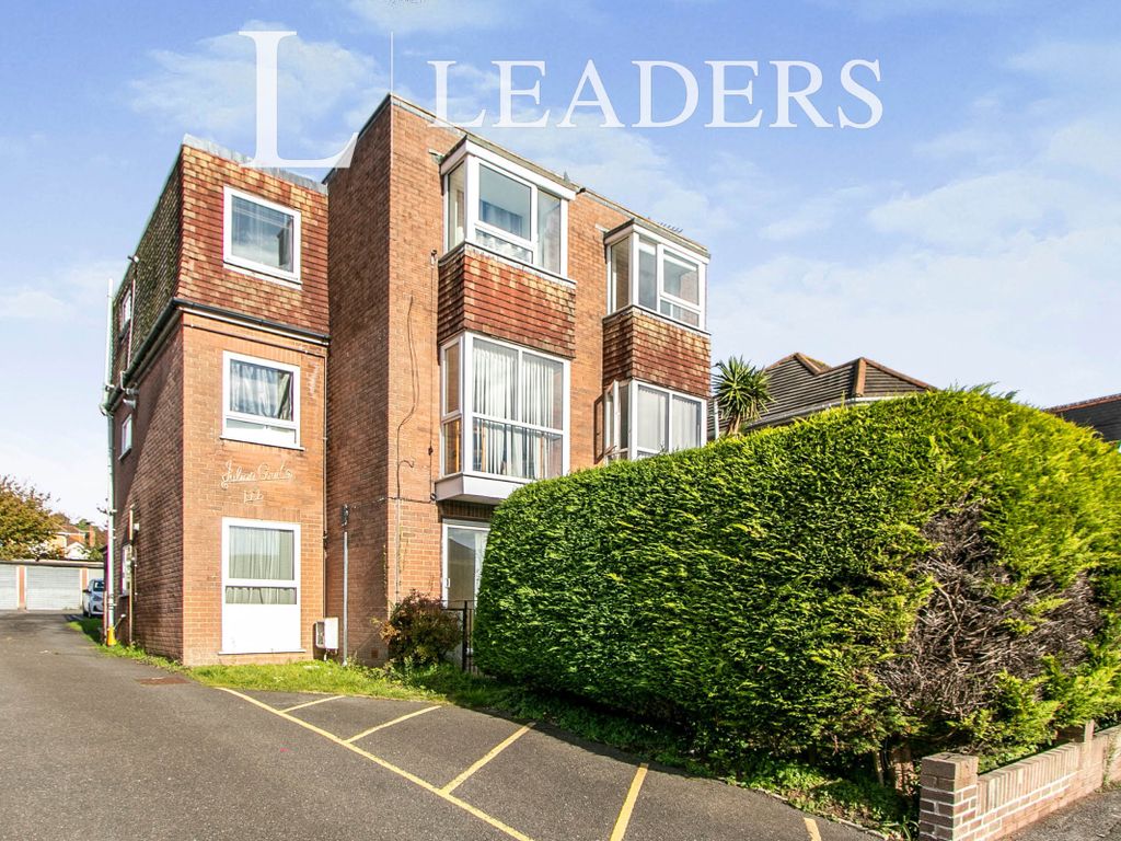 2 bed flat to rent in Parkstone, Poole BH14, £1,050 pcm Zoopla