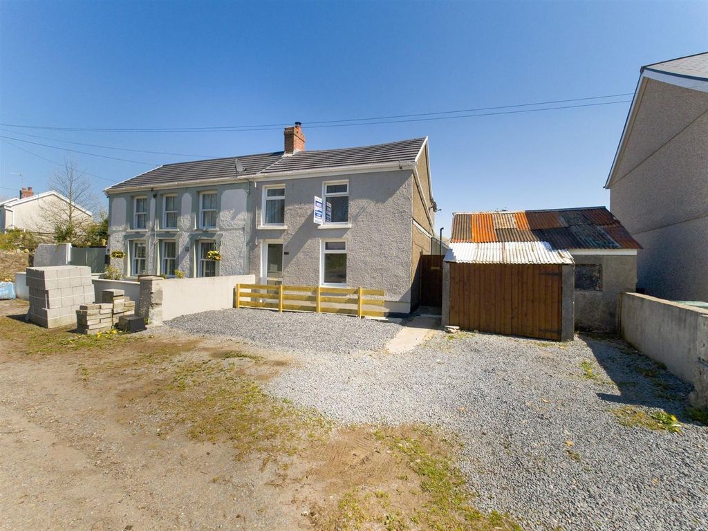 3 bed semidetached house for sale in Heol Rhyd Ddu Fach, Cwmllynfell