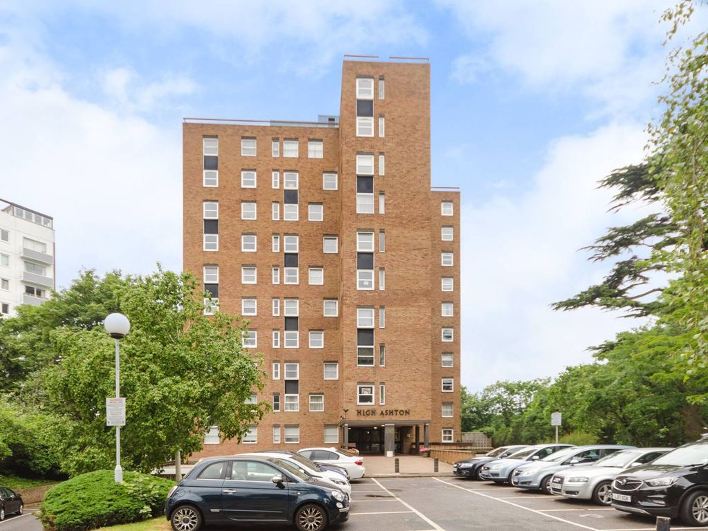 2 bed flat to rent in Kingston Hill, Kingston, Kingston Upon Thames KT2