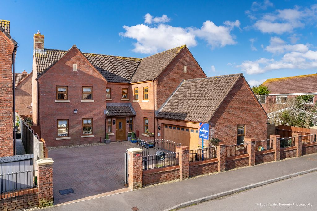 5 bed detached house for sale in Sanderling Way, Rest Bay, Porthcawl