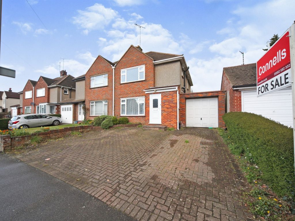 3 bed semidetached house for sale in Bushmead Road, Luton LU2 Zoopla