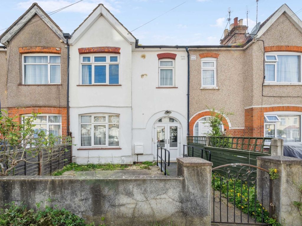 3 bed property for sale in Danesbury Road, Feltham TW13, £475,000 Zoopla
