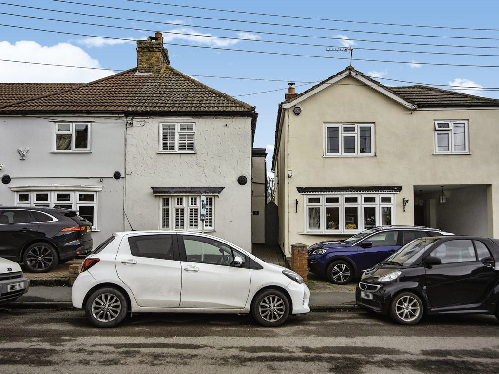 2 bed semidetached house for sale in Broad Lane, Wilmington, Dartford