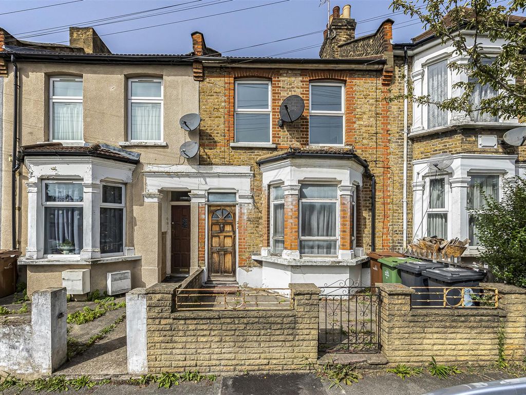 1 bed flat for sale in Claude Road, London E10, £350,000 Zoopla