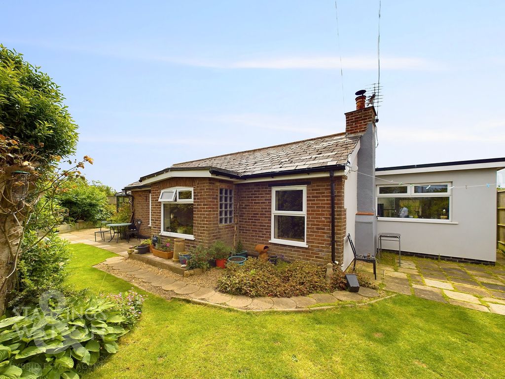 2 bed detached bungalow for sale in Long Beach Estate, Hemsby, Great