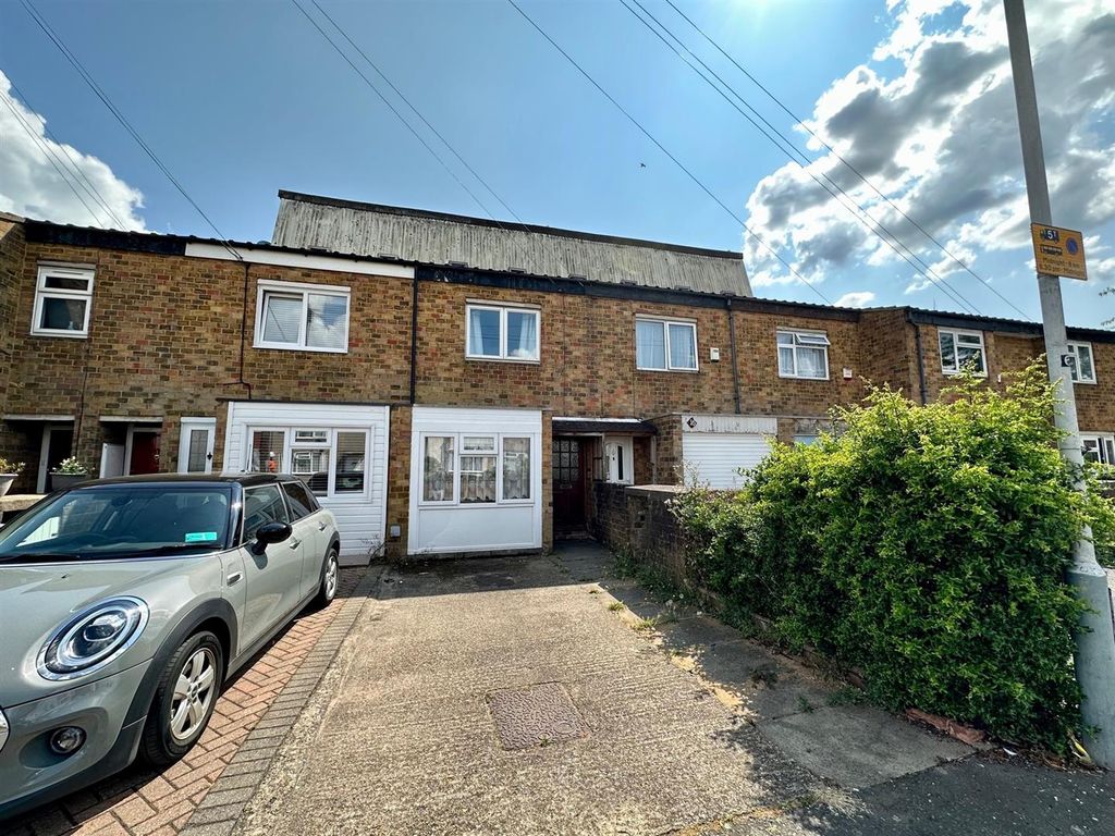 4 bed town house to rent in Hilliards Road, Cowley, Uxbridge UB8, £2,200 pcm Zoopla
