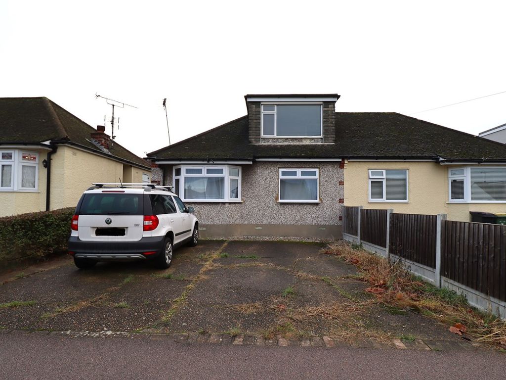 2 bed bungalow for sale in Purleigh Road, Rayleigh SS6, £300,000 Zoopla